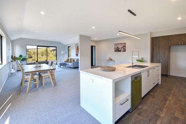 Photo of property in 44 Constitution Avenue, Milton, 9220