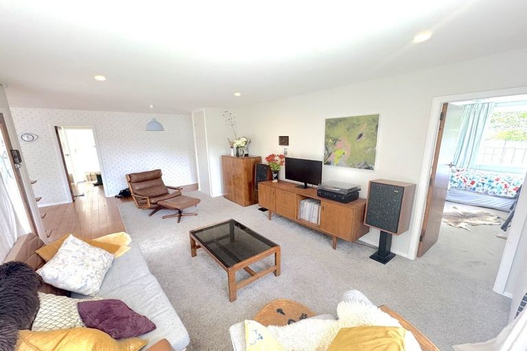 Photo of property in 2 Tui Grove, Elderslea, Upper Hutt, 5018