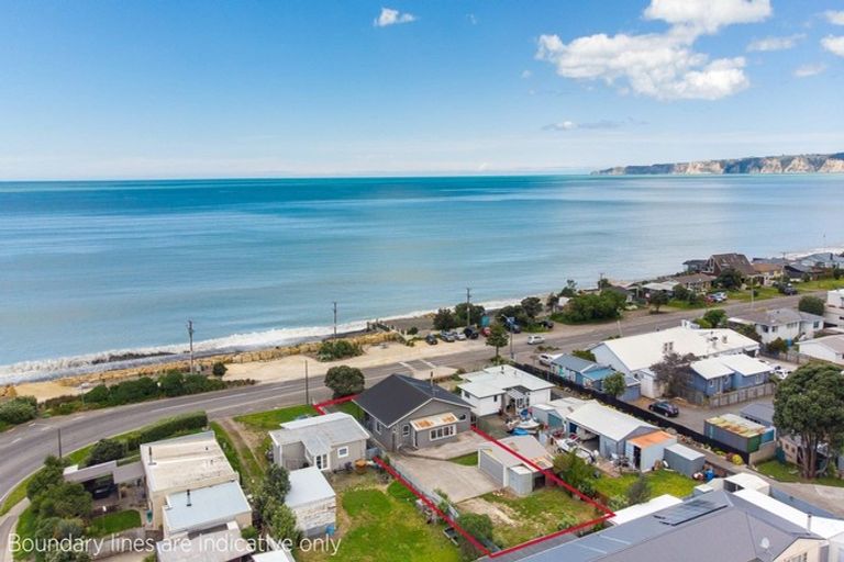 Photo of property in 6 Clifton Road, Haumoana, 4102