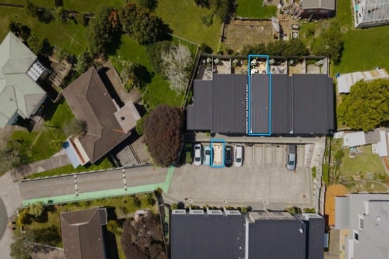 Photo of property in 4/6 South Pacific Place, Henderson, Auckland, 0612