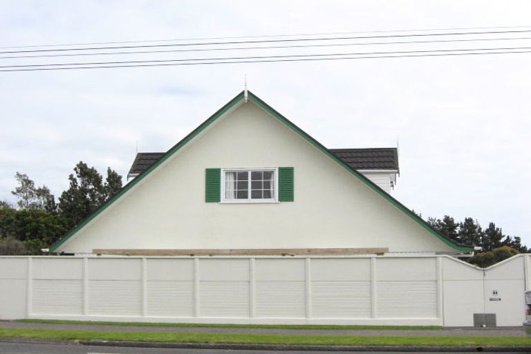 Photo of property in 238 Mangorei Road, Merrilands, New Plymouth, 4312