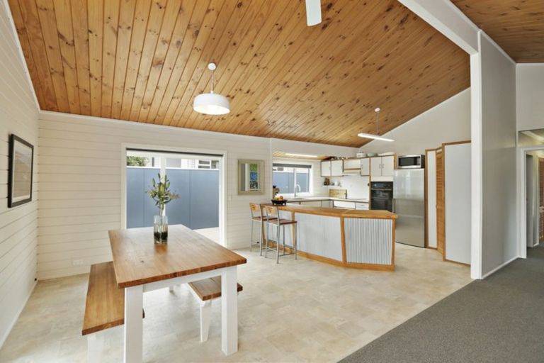 Photo of property in 11 Ropiha Street, Fitzroy, New Plymouth, 4312