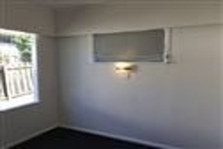 Photo of property in 6a Tallington Crescent, Torbay, Auckland, 0630