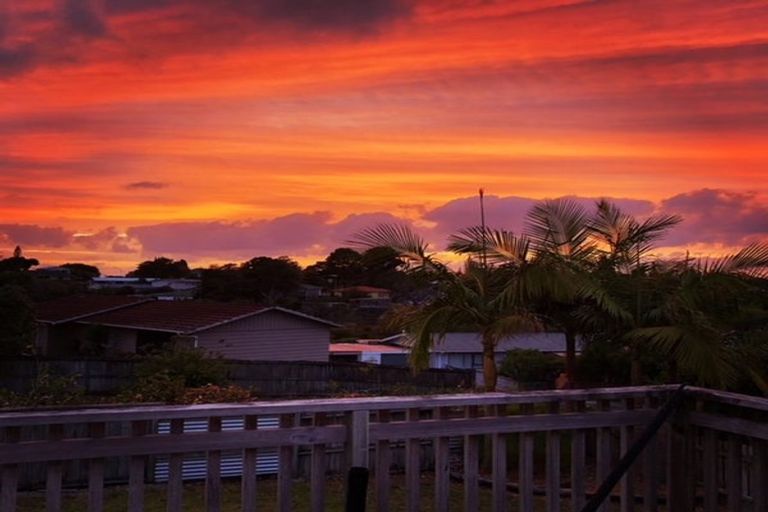 Photo of property in 67 Totara Road, Te Atatu Peninsula, Auckland, 0610