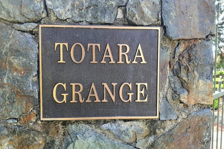 Photo of property in 76 Brick Bay Drive, Sandspit, Warkworth, 0982