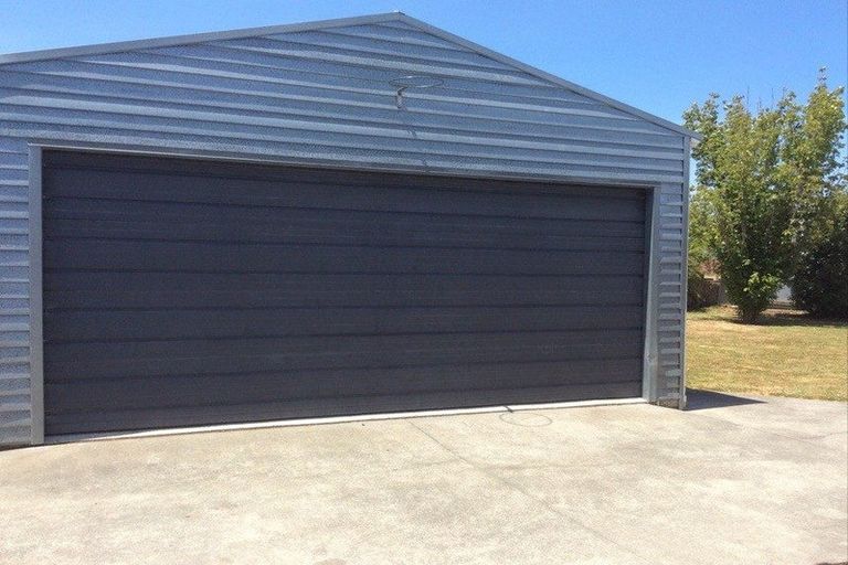 Photo of property in 11 Chatsworth Place, Highbury, Palmerston North, 4412