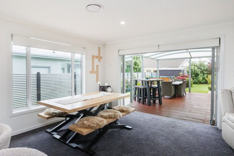 Photo of property in 3 Tennyson Avenue, Kelvin Grove, Palmerston North, 4414