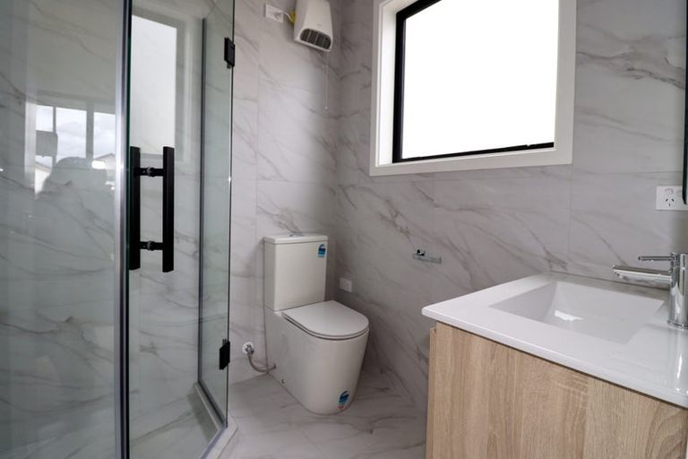 Photo of property in 22 Woven Place, Karaka, Papakura, 2113