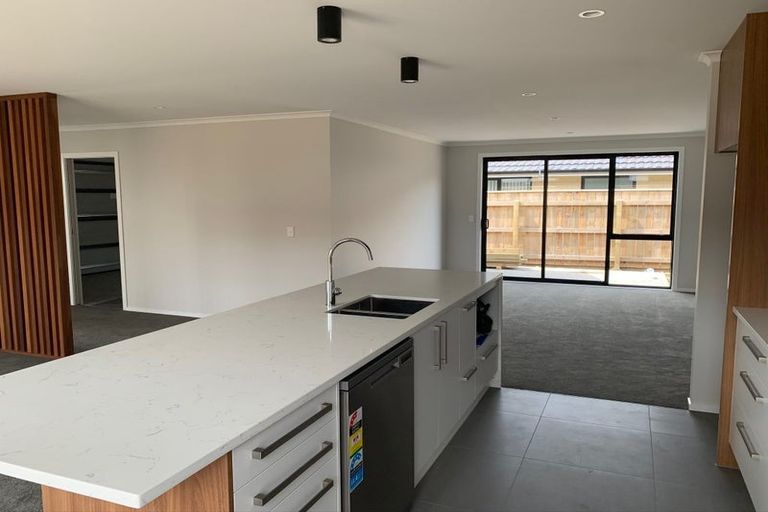 Photo of property in 74 Waipunahau Road, Waikanae, 5036