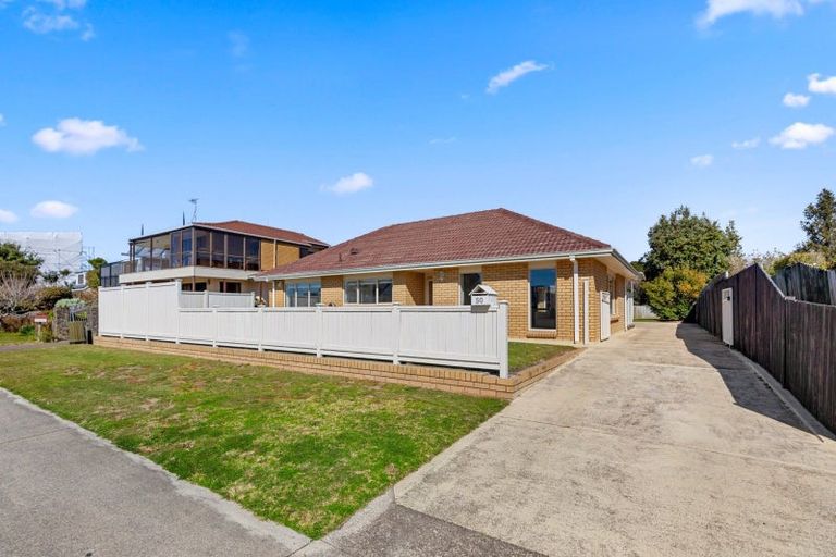 Photo of property in 50 Dickson Road, Papamoa Beach, Papamoa, 3118