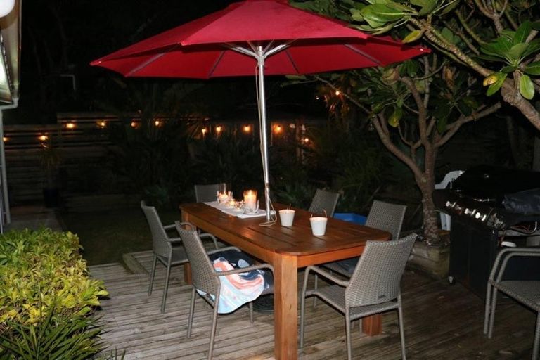 Photo of property in 18 Rewa Place, Russell, 0202