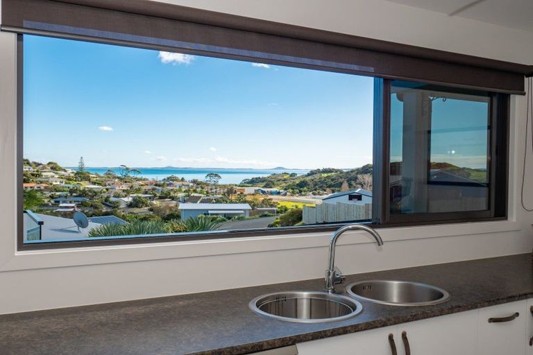 Photo of property in 4 Freyja Crescent, Coopers Beach, 0420