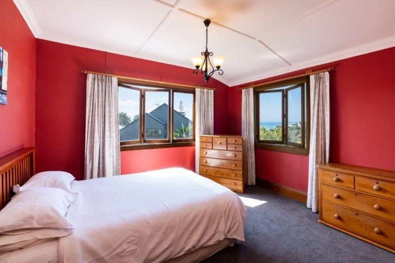 Photo of property in 21 Coleman Terrace, Bluff Hill, Napier, 4110