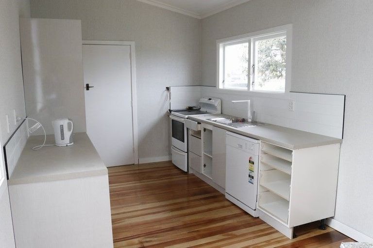 Photo of property in 18 Murch Place, Tawhero, Whanganui, 4500