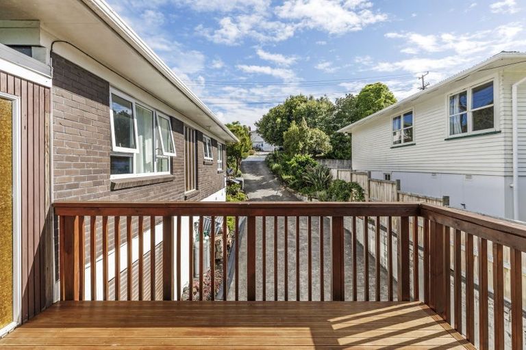 Photo of property in 2/22 Peach Road, Glenfield, Auckland, 0629