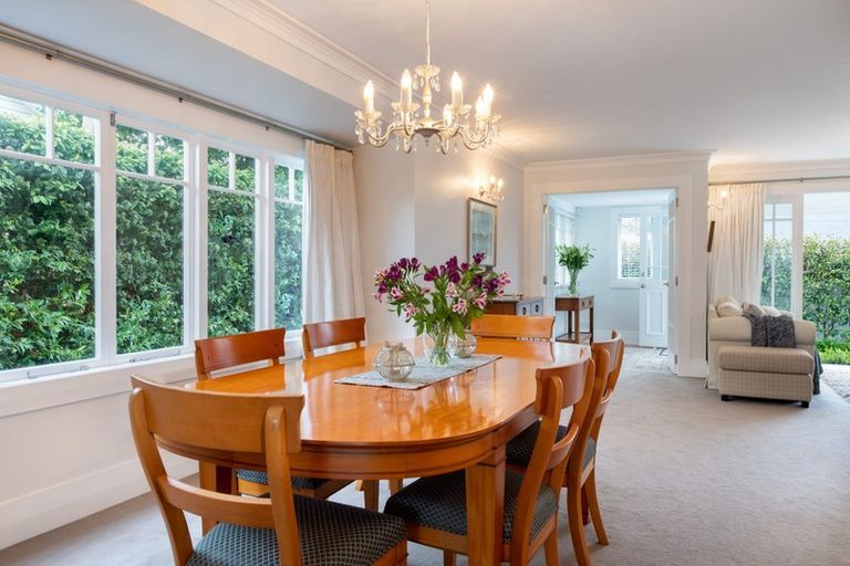 Photo of property in 13 Ocean View Road, Milford, Auckland, 0620