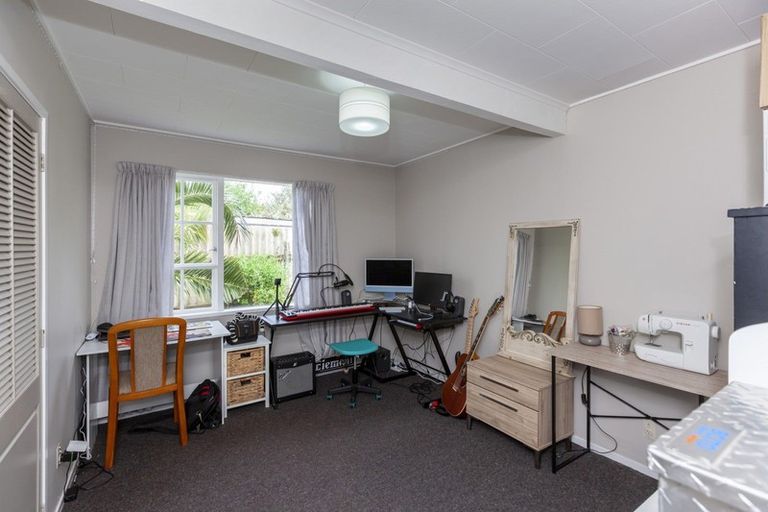 Photo of property in 71b Eatwell Avenue, Paraparaumu Beach, Paraparaumu, 5032