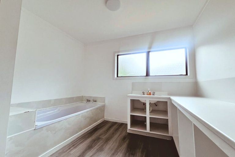 Photo of property in 2 Garboard Lane, Whitby, Porirua, 5024