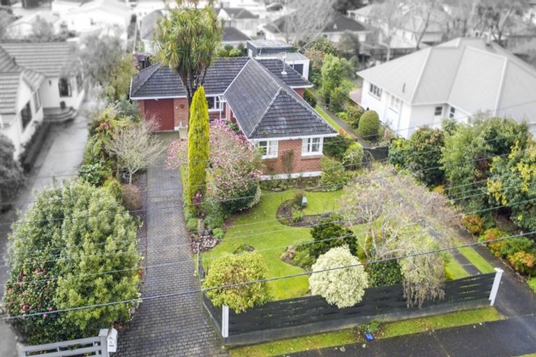 Photo of property in 11 York Avenue, Heretaunga, Upper Hutt, 5018