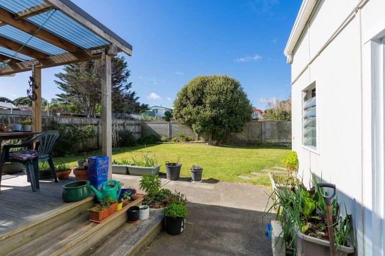 Photo of property in 76 Park Avenue, Waitarere Beach, Levin, 5510