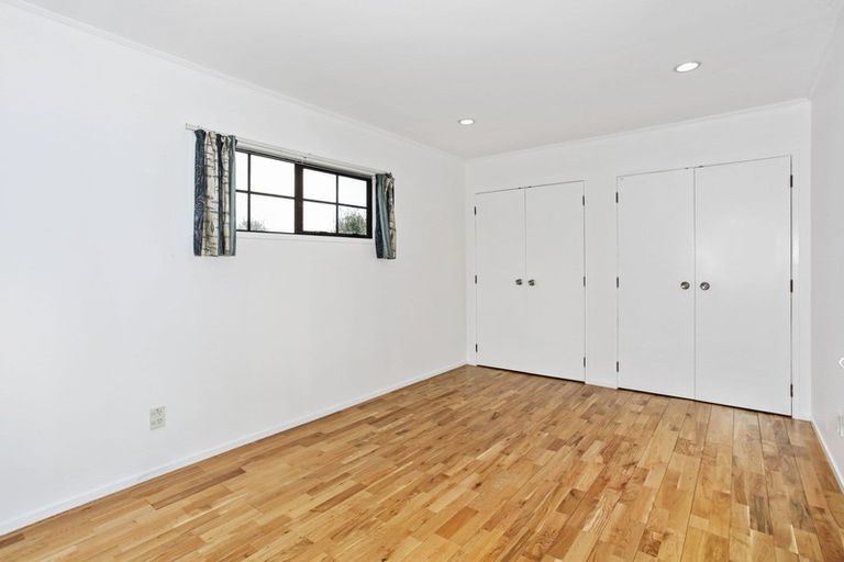 Photo of property in 26 Balgowan Terrace, Conifer Grove, Takanini, 2112