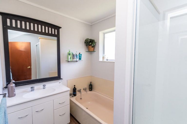 Photo of property in 1a Alexander Place, Otaki, 5512