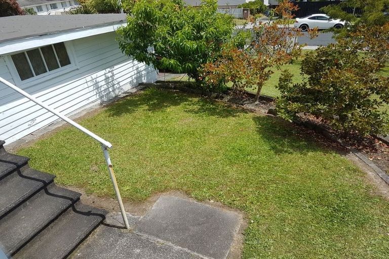 Photo of property in 17 Trinidad Road, Sunnynook, Auckland, 0620