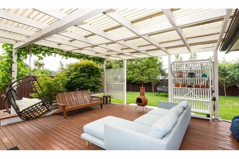 Photo of property in 16 Holiday Drive, Mairehau, Christchurch, 8052