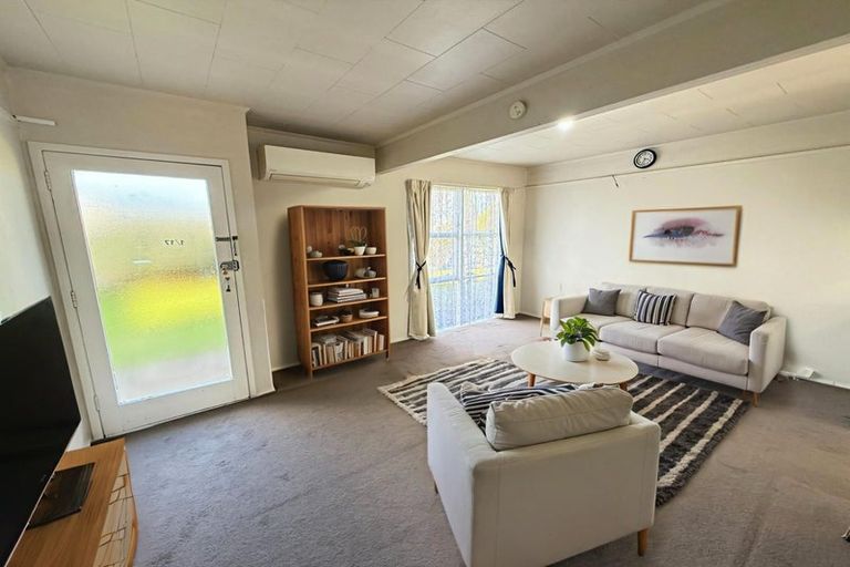 Photo of property in 1/17 Quennell Avenue, Favona, Auckland, 2024