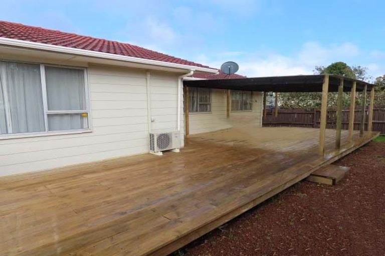 Photo of property in 3 Blue Way, Glendene, Auckland, 0602