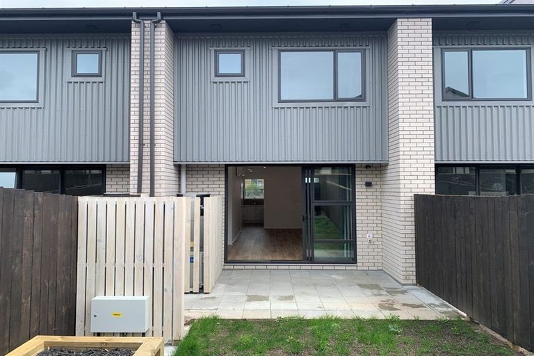 Photo of property in 35 Peihana Road, Hobsonville, Auckland, 0616