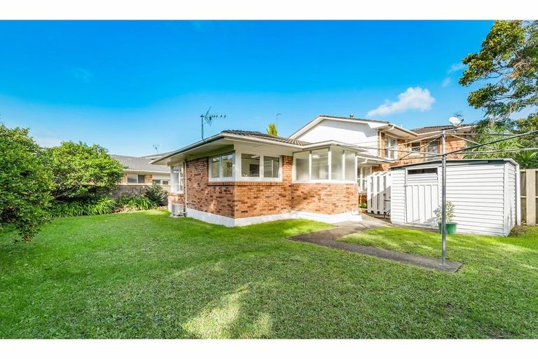 Photo of property in 2/53 Richards Avenue, Forrest Hill, Auckland, 0620
