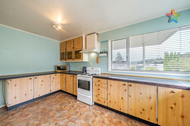 Photo of property in 16 Tanekaha Street, Stokes Valley, Lower Hutt, 5019