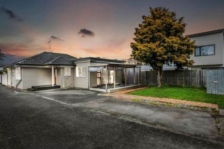 Photo of property in 141 Portage Road, New Lynn, Auckland, 0600