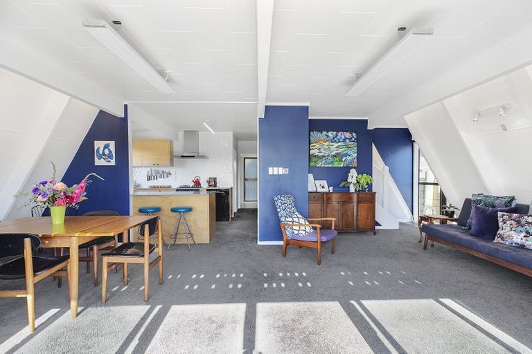 Photo of property in 49 Mantell Street, Seatoun, Wellington, 6022