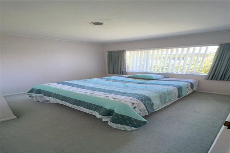 Photo of property in 123 Golfland Drive, Golflands, Auckland, 2013