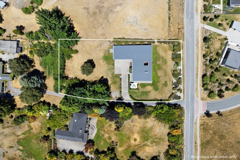 Photo of property in 311 Beacon Point Road, Wanaka, 9305