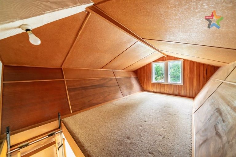 Photo of property in 28 Lincoln Avenue, Tawa, Wellington, 5028