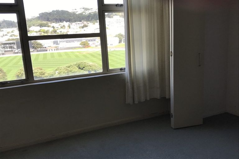 Photo of property in Grandstand Apartments, 10/80 Kent Terrace, Mount Victoria, Wellington, 6011