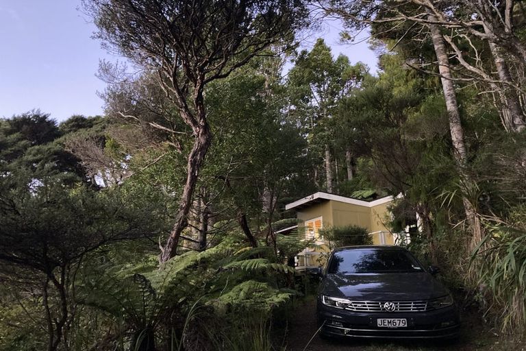 Photo of property in 103 Lone Kauri Road, Karekare, Auckland, 0772