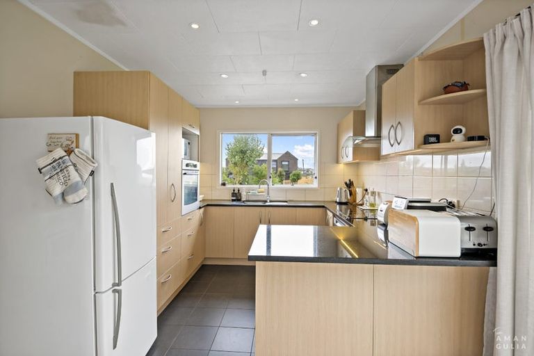 Photo of property in 1b Glenbury Place, Massey, Auckland, 0614