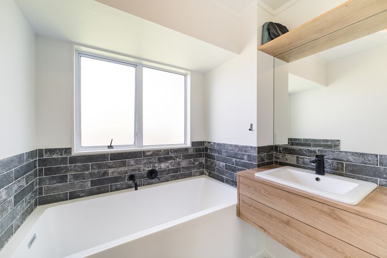 Photo of property in 97 Hillcrest Drive, Kelvin Grove, Palmerston North, 4414