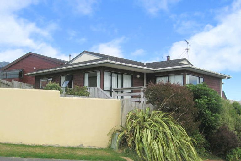 Photo of property in 16 Landsdowne Terrace, Karori, Wellington, 6012