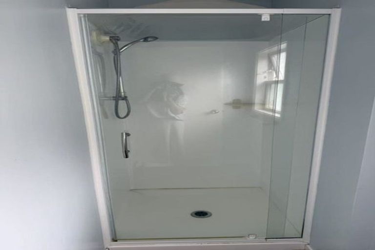 Photo of property in 74 Marlborough Avenue, Glenfield, Auckland, 0629