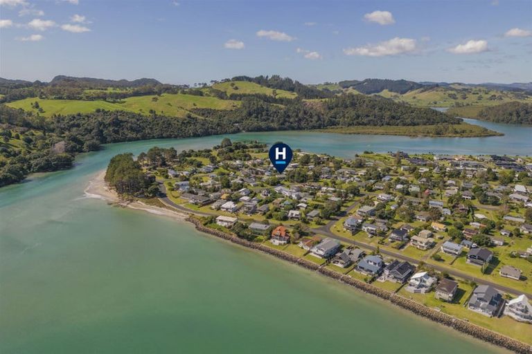 Photo of property in 26 Hardy Place, Cooks Beach, Whitianga, 3591