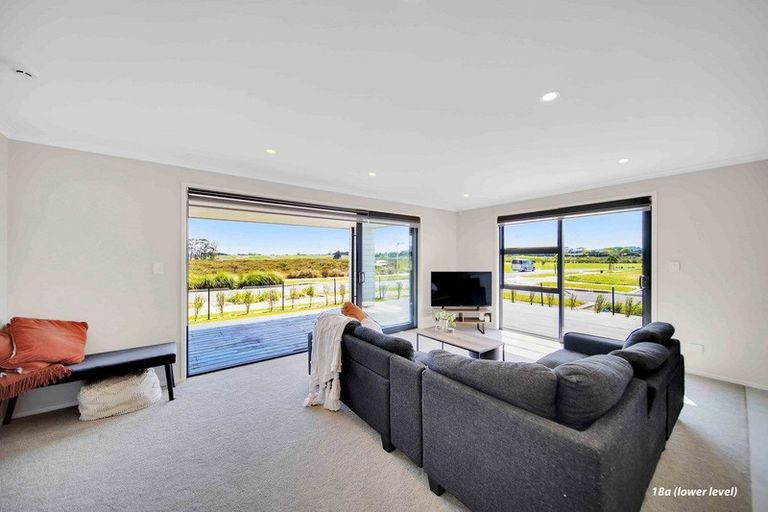 Photo of property in 18a Foreshore Lane, Karaka, Papakura, 2113