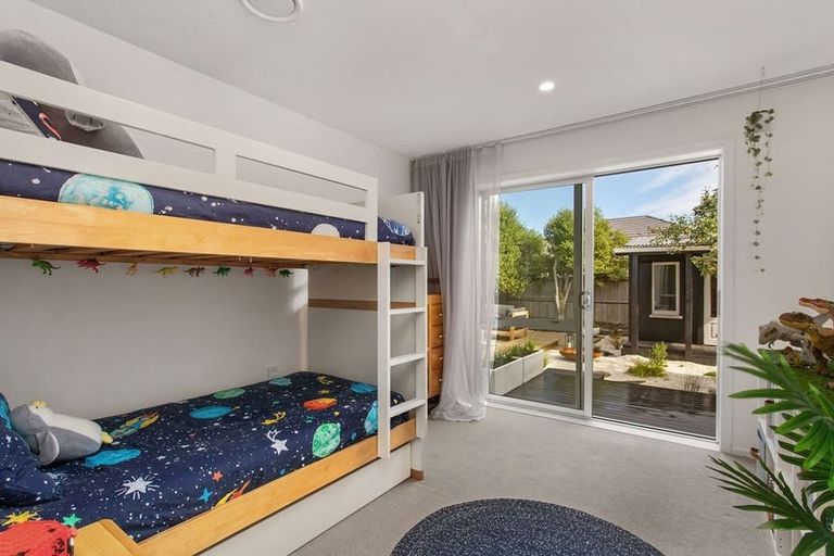 Photo of property in 9b Lydbury Place, Parklands, Christchurch, 8083