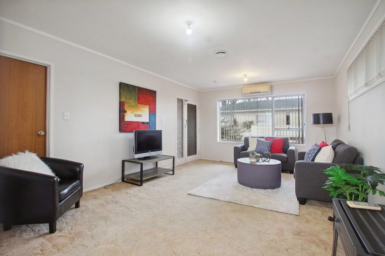 Photo of property in 1/78 Bentley Avenue, Glenfield, Auckland, 0629