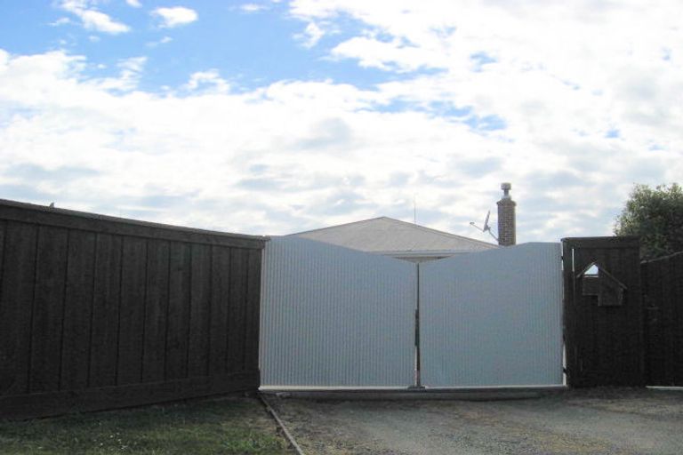 Photo of property in 36 Main North Road, Woodend, 7610