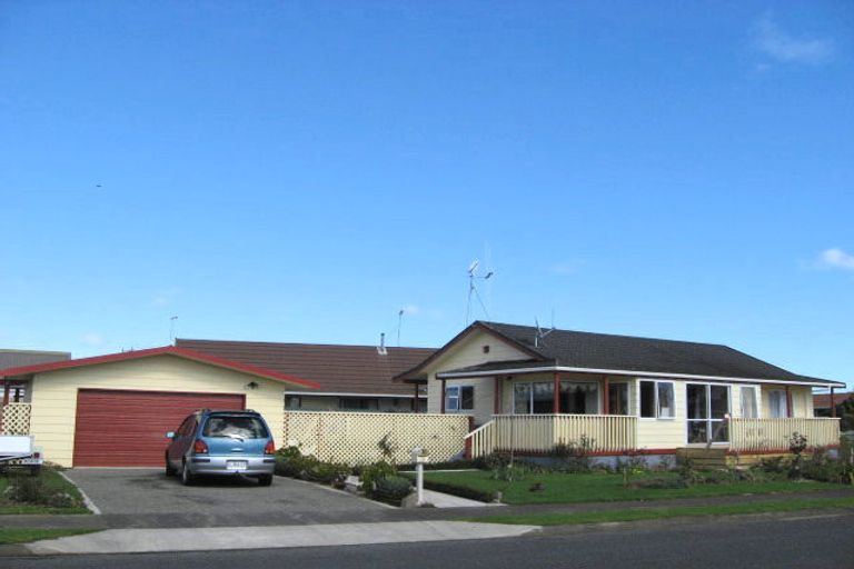 Photo of property in 28 Rimu Street, Levin, 5510